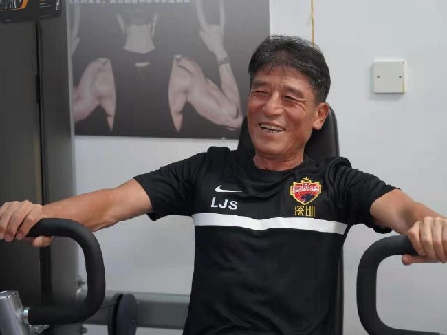 经历了互不服输的热血较量后，念念与四火在暗生情愫的同时也解开了误会